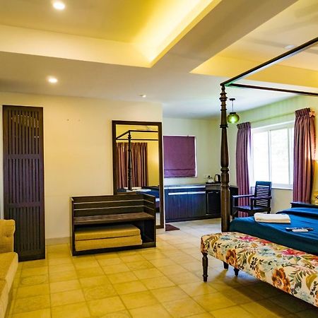 Marine Studios Le Pension Candolim Exterior photo