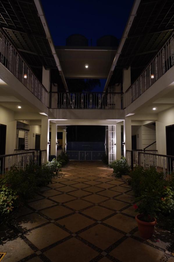 Marine Studios Le Pension Candolim Exterior photo