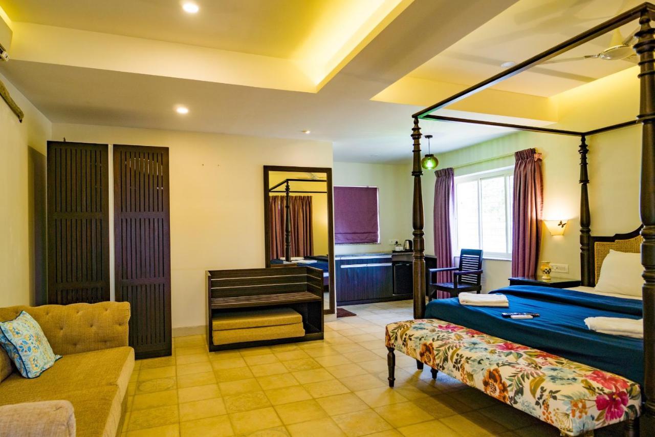 Marine Studios Le Pension Candolim Exterior photo