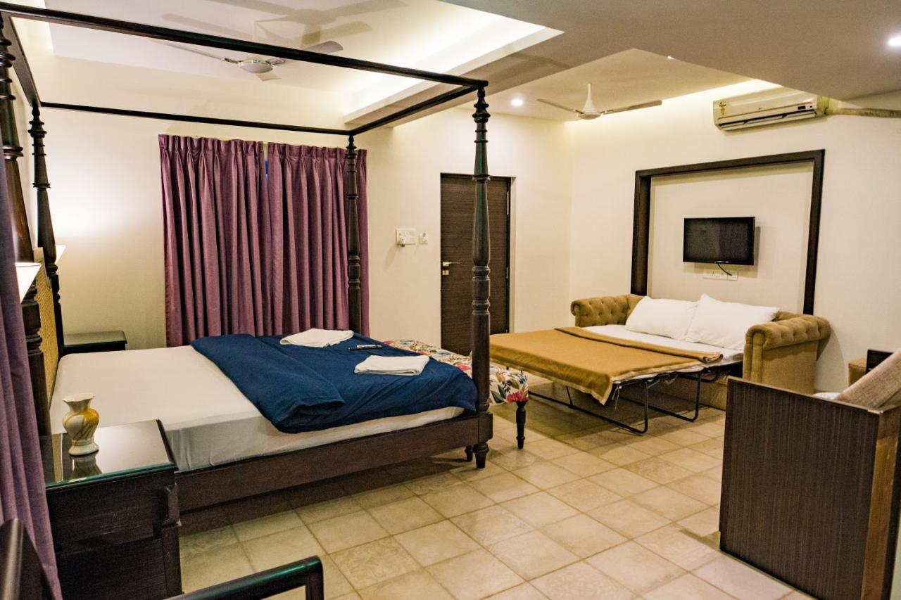 Marine Studios Le Pension Candolim Exterior photo