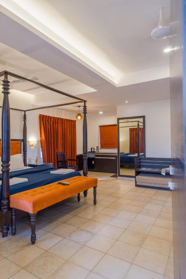 Marine Studios Le Pension Candolim Exterior photo